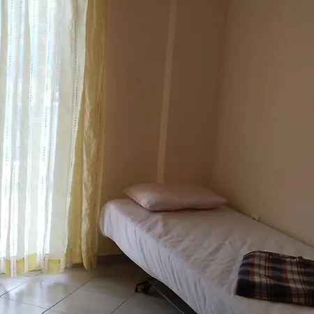 Christos House Apartman *
