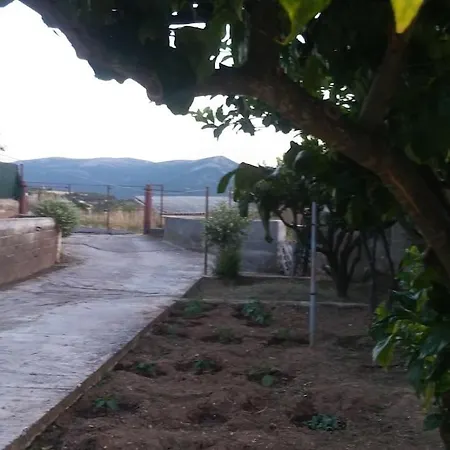 Christos House Apartman