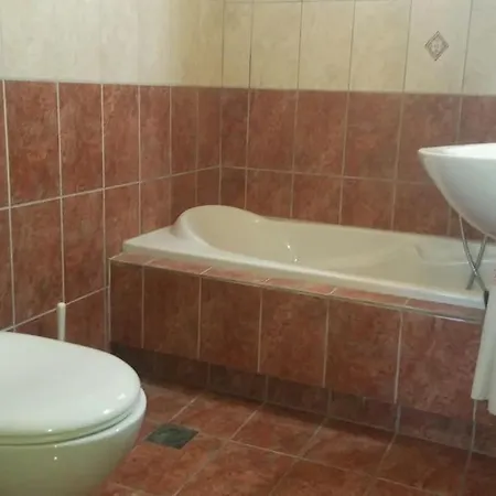 Christos House Apartman *