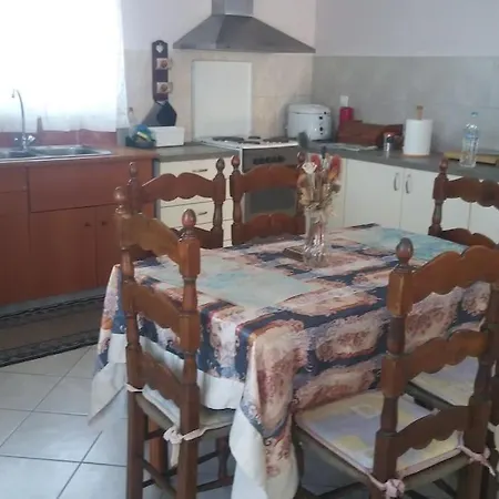 Christos House Zárakes