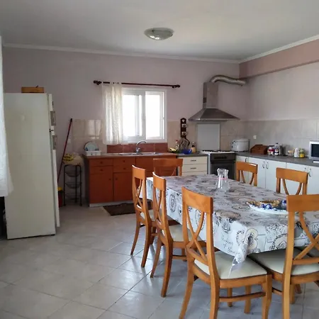Christos House Apartman *